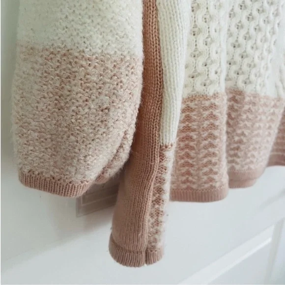 Calvin Klein Wool Blend Oversized Turtleneck Sweater White Light Pink Size L - Picture 5 of 9